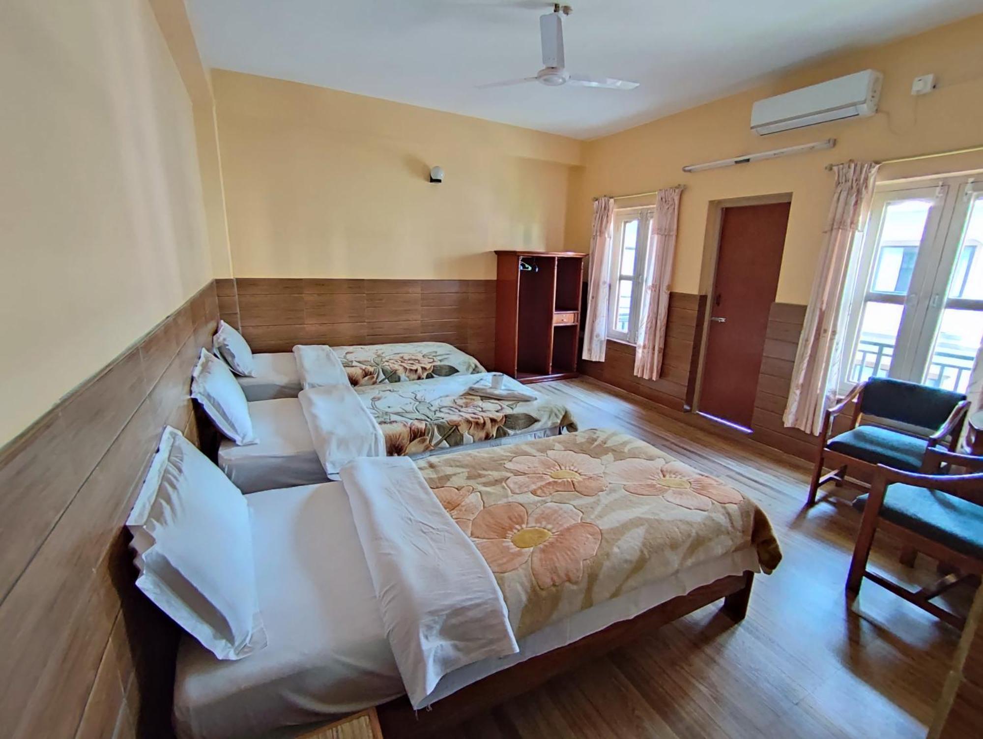The Mountain House Hotel Pokhara Bilik gambar