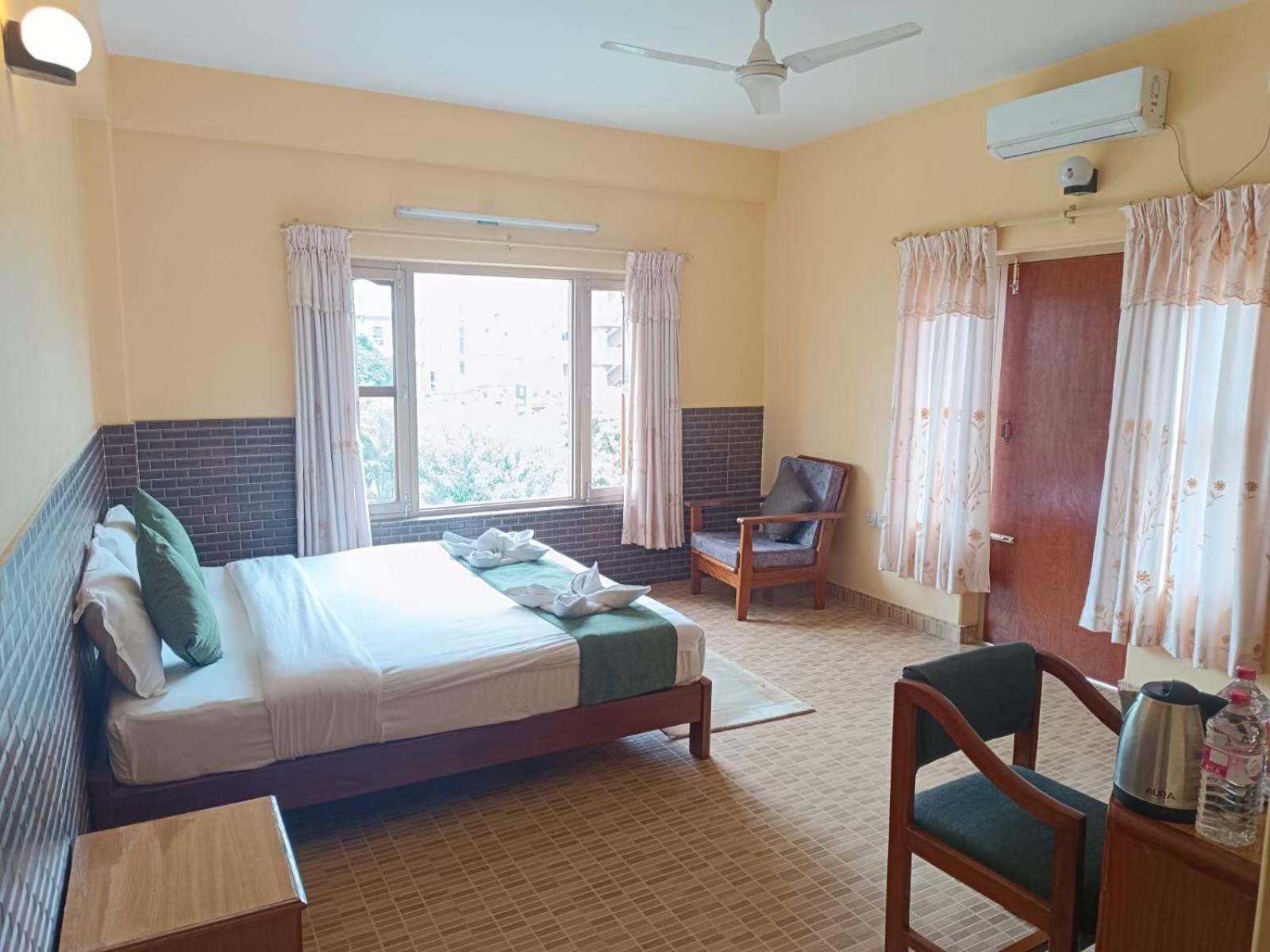 The Mountain House Hotel Pokhara Luaran gambar