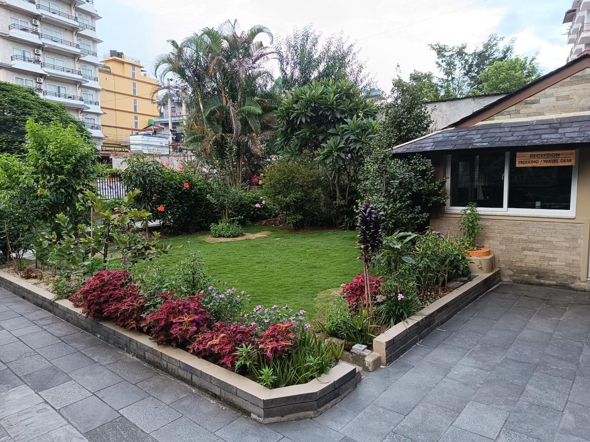 The Mountain House Hotel Pokhara Luaran gambar