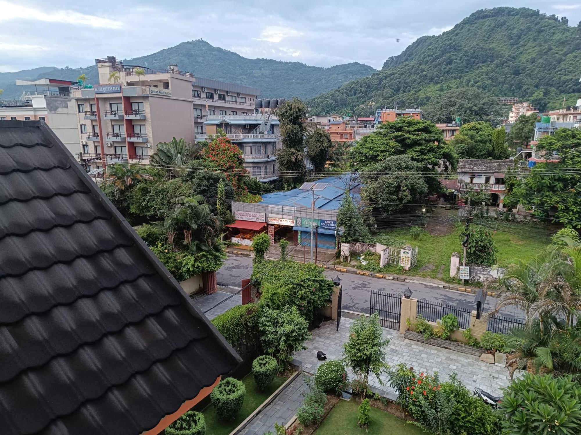 The Mountain House Hotel Pokhara Luaran gambar
